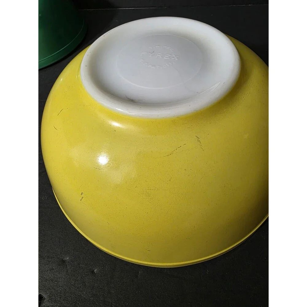 ​Vintage Pyrex Primary Colors Nesting Bowl Set 401-404 | Well-Loved Matte Finish